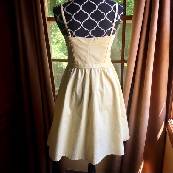 Creamy yellow retro sundress - Picture 4 of 6